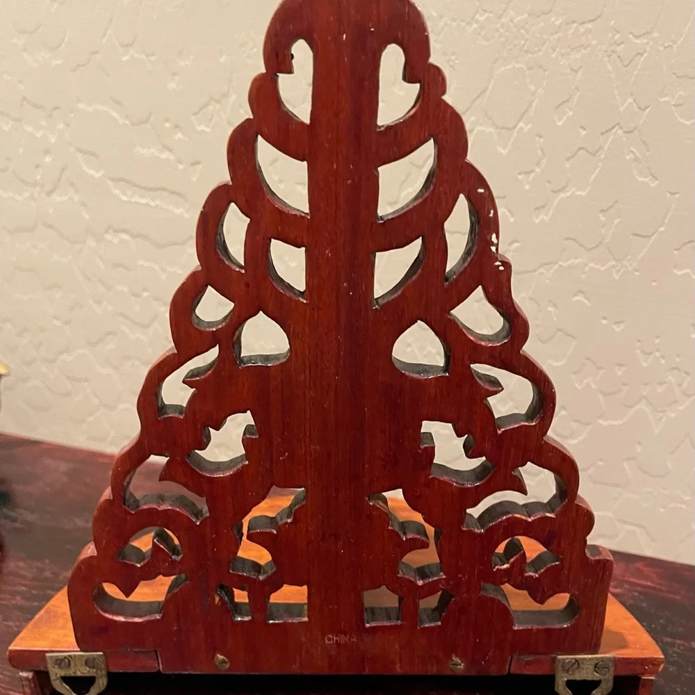 Ornate Wooden two sided shelf